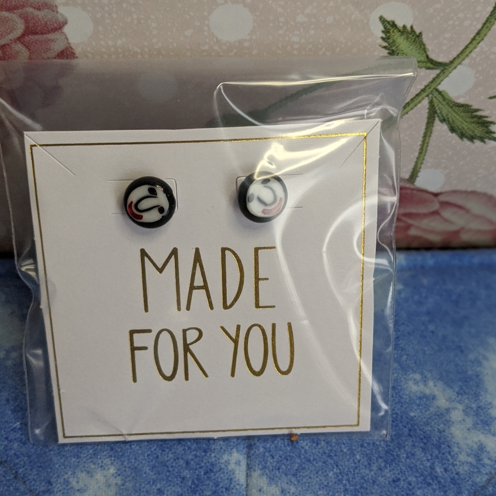 Earrings - Picture 3 of 6